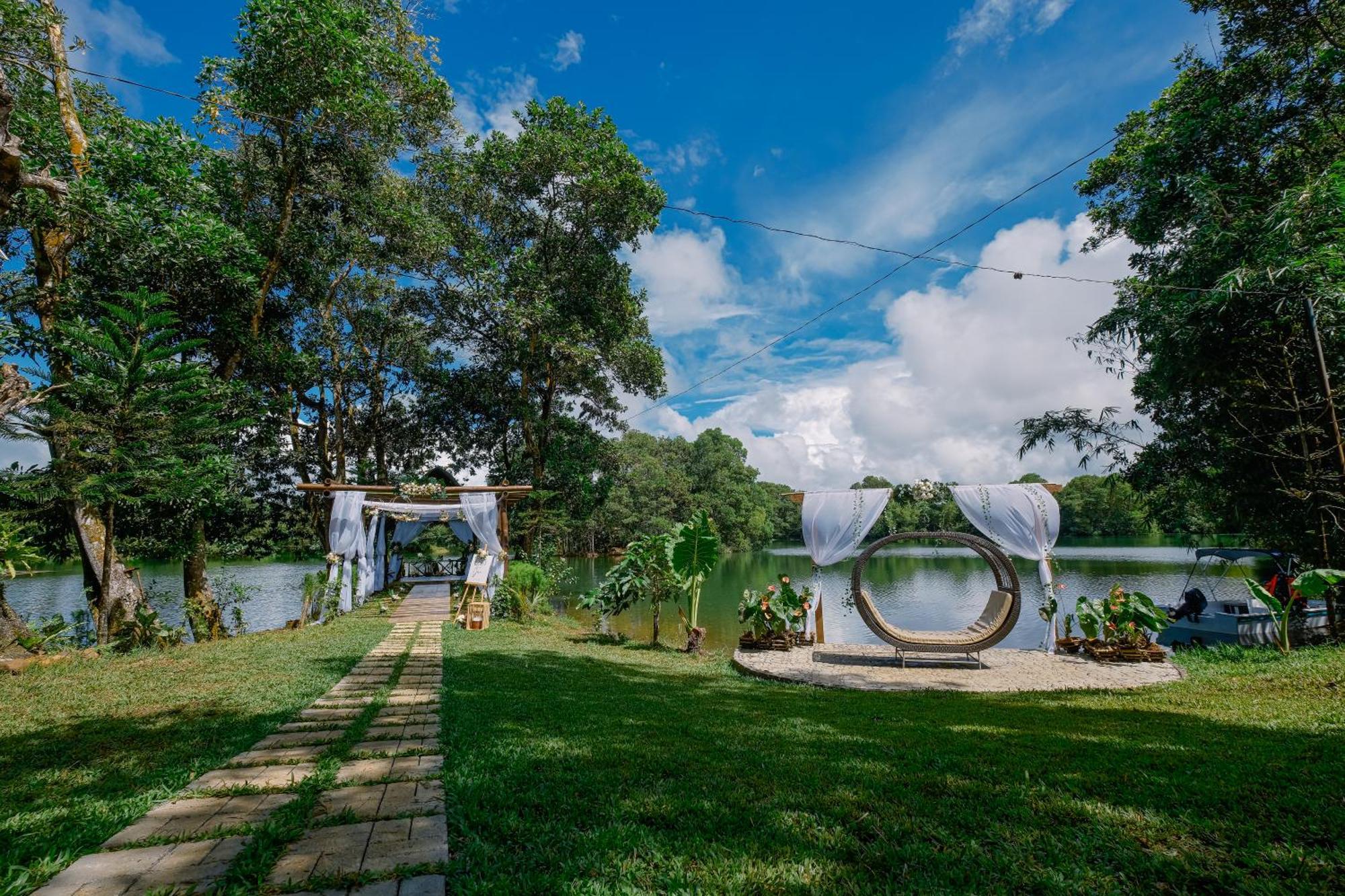 Almost Heaven Lake Resort By Cocotel Cavinti Exteriör bild