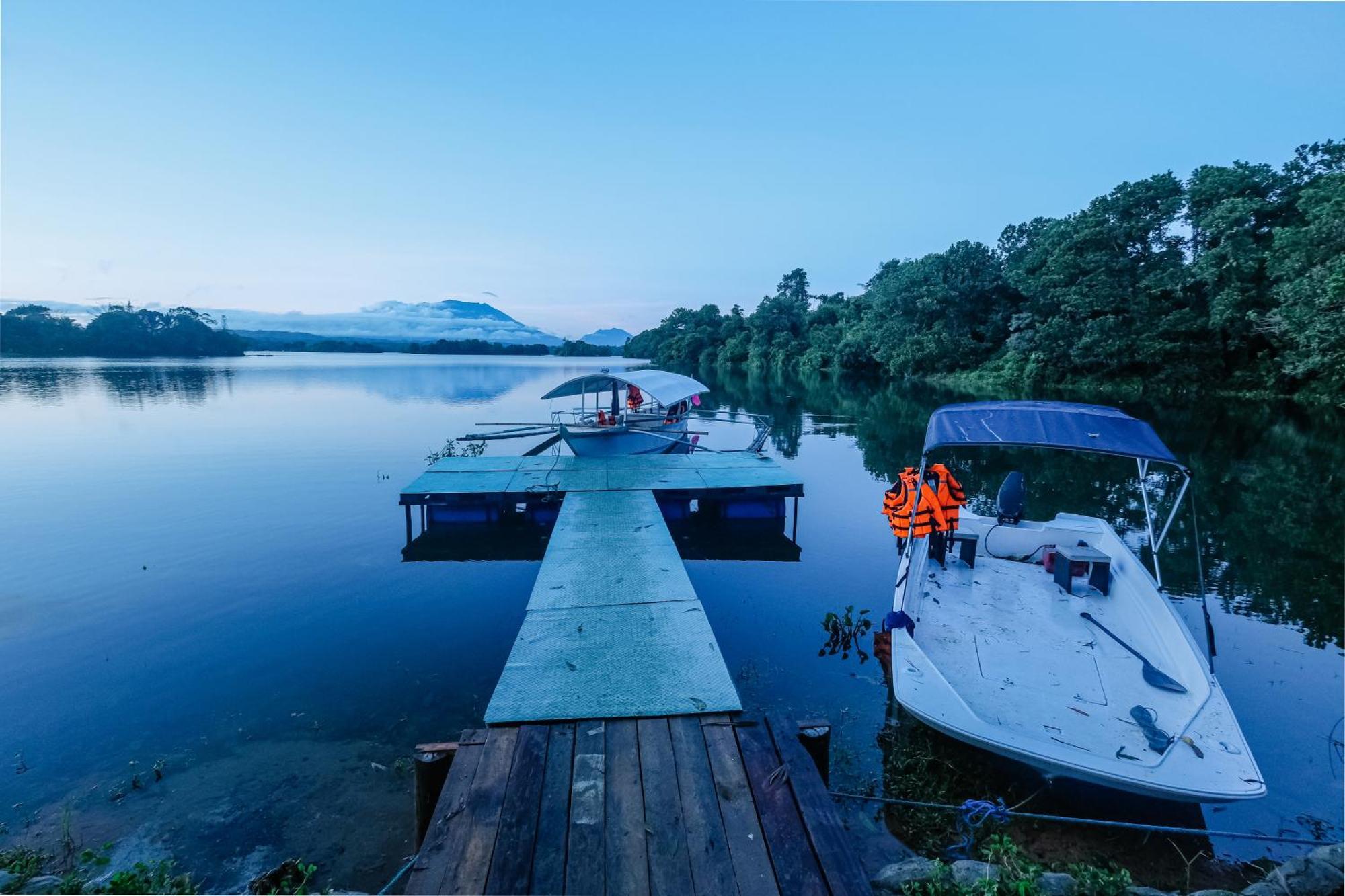 Almost Heaven Lake Resort By Cocotel Cavinti Exteriör bild